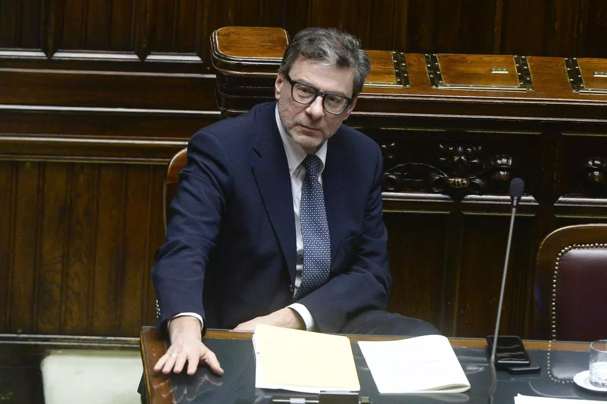 Giorgetti “Dazi hanno congelato stime al rialzo del Pil”