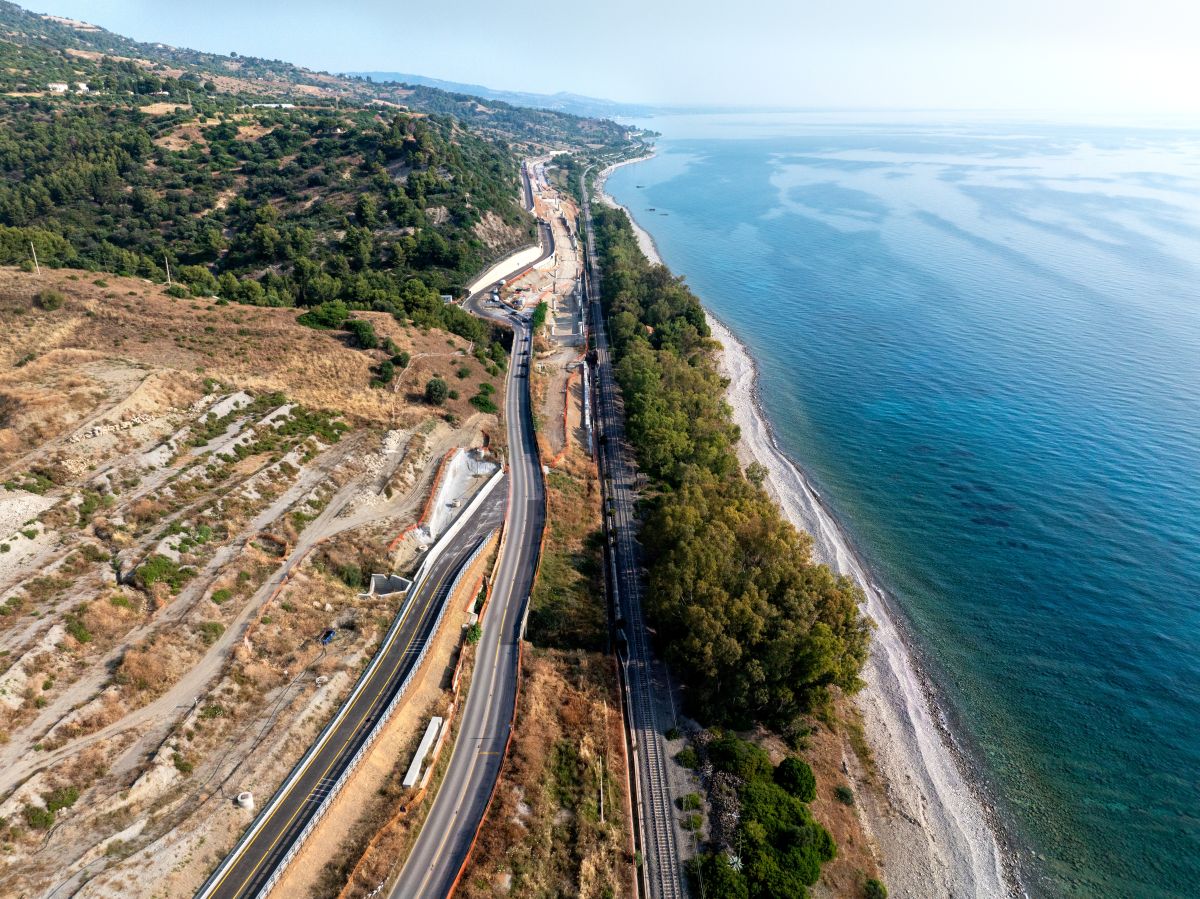 Webuild, avanzano i lavori sulla Jonica. Progetti per 15 mld nel Sud Italia Webuild, avanzano i lavori sulla Jonica. Progetti per 15 mld nel Sud Italia