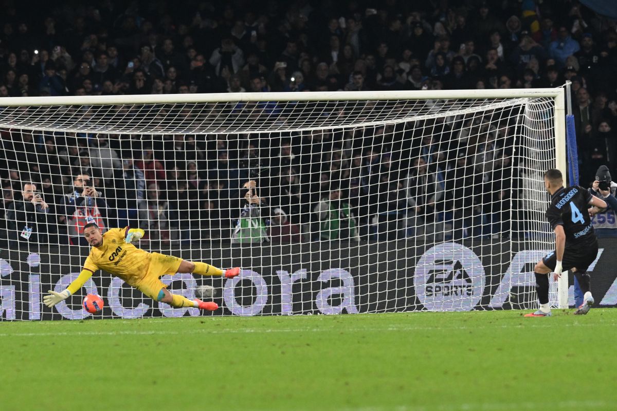 Napoli ai quarti di Coppa Italia, il Cagliari si arrende ai rigori