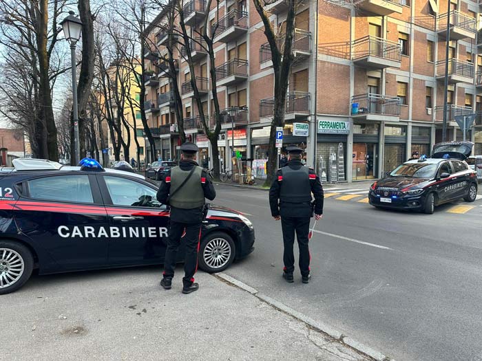 Reggio Emilia: brutale aggressione ad un anziano in carrozzina