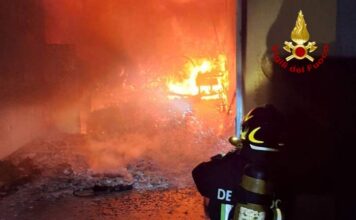 Autorimessa a fuoco nella notte a Formigine
