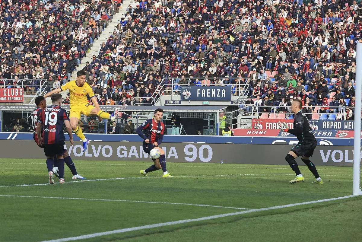 Il Verona espugna Bologna e riparte nella lotta salvezza